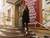 Feet - Olga G - 2017-07-25 High-arched feet