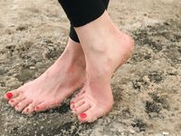 Feet - Olga G - 2017-07-25 High-arched feet