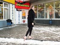 Feet - Olga G - 2017-07-25 High-arched feet