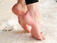 Feet - Olga G - 2017-07-25 High-arched feet