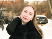 Feet - Olga G - 2017-07-25 High-arched feet