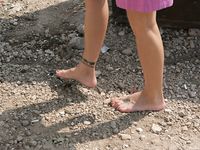 Feet - Olya - 2005-06-15 Charming barefoot girl