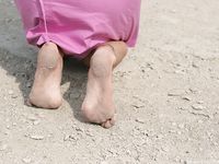 Feet - Olya - 2005-06-15 Charming barefoot girl