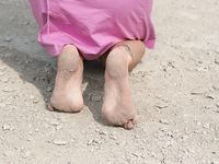 Feet - Olya - 2005-06-15 Charming barefoot girl