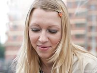 Feet - Olya with friends - 2006-02-15 Fire and glass test for bare feet