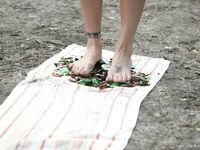 Feet - Olya with friends - 2006-02-15 Fire and glass test for bare feet