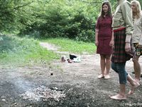 Feet - Olya with friends - 2006-02-15 Fire and glass test for bare feet