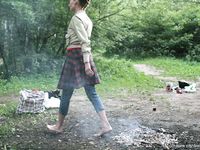 Feet - Olya with friends - 2006-02-15 Fire and glass test for bare feet