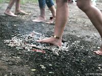 Feet - Olya with friends - 2006-02-15 Fire and glass test for bare feet