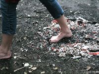 Feet - Olya with friends - 2006-02-15 Fire and glass test for bare feet
