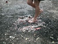 Feet - Olya with friends - 2006-02-15 Fire and glass test for bare feet