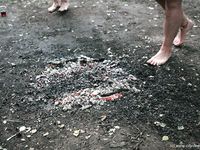 Feet - Olya with friends - 2006-02-15 Fire and glass test for bare feet