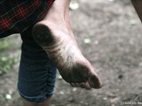 Feet - Olya with friends - 2006-02-15 Fire and glass test for bare feet