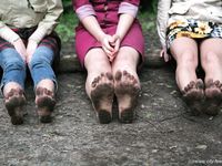 Feet - Olya with friends - 2006-02-15 Fire and glass test for bare feet