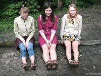 Feet - Olya with friends - 2006-02-15 Fire and glass test for bare feet