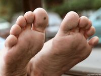 Feet - Sofia - 2008-08-14 Barefoot at home and outside