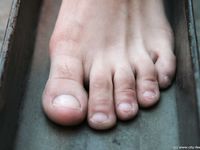 Feet - Sofia - 2008-08-14 Barefoot at home and outside