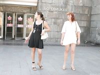 Feet - Sveta + Lena B - 2004-11-14 In the center of Moscow