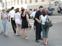 Feet - Sveta + Lena B - 2004-11-14 In the center of Moscow