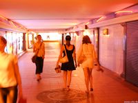 Feet - Sveta + Lena B - 2004-11-14 In the center of Moscow