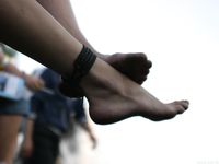 Feet - Sveta + Lena B - 2004-11-14 In the center of Moscow