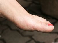 Feet - Sveta B - 2010-10-08 Elegant and barefooted