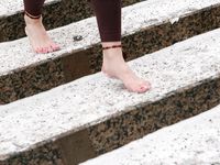 Feet - Sveta C- 2011-05-19 Barefoot redhead