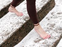 Feet - Sveta C- 2011-05-19 Barefoot redhead