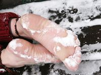 Feet - Sveta C- 2011-05-19 Barefoot redhead