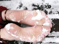 Feet - Sveta C- 2011-05-19 Barefoot redhead