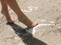 Feet - Svetlana A - 2007-08-23 Charming barefoot brunette