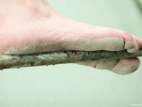 Feet - Svetlana A - 2007-08-23 Charming barefoot brunette