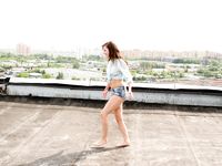 Feet - Svetlana A - 2007-08-23 Charming barefoot brunette