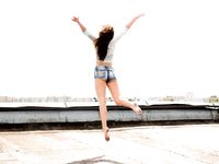 Feet - Svetlana A - 2007-08-23 Charming barefoot brunette