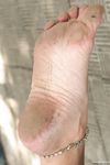 Feet - Svetlana A - 2007-08-23 Charming barefoot brunette
