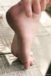 Feet - Svetlana A - 2007-08-23 Charming barefoot brunette