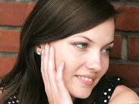 Feet - Svetlana A - 2007-08-23 Charming barefoot brunette