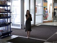 Feet - Svetlana A - 2007-08-23 Charming barefoot brunette