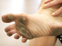 Feet - Svetlana A - 2007-08-23 Charming barefoot brunette