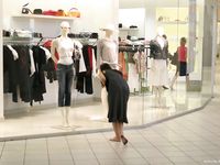 Feet - Svetlana A - 2007-08-23 Charming barefoot brunette