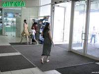 Feet - Svetlana A - 2007-08-23 Charming barefoot brunette