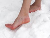 Feet - Tamara -  2009-05-27 Barefoot winter endurnce test