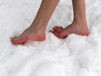 Feet - Tamara -  2009-05-27 Barefoot winter endurnce test