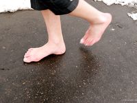 Feet - Tamara -  2009-05-27 Barefoot winter endurnce test