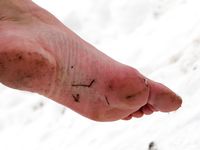 Feet - Tamara -  2009-05-27 Barefoot winter endurnce test