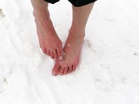 Feet - Tamara -  2009-05-27 Barefoot winter endurnce test