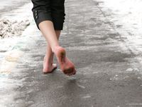 Feet - Tamara -  2009-05-27 Barefoot winter endurnce test
