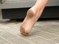 Feet - Toria - 2013-08-24 Redhead beauty in blue dress