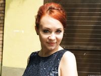 Feet - Toria - 2013-08-24 Redhead beauty in blue dress