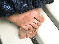 Feet - Toria - 2013-08-24 Redhead beauty in blue dress